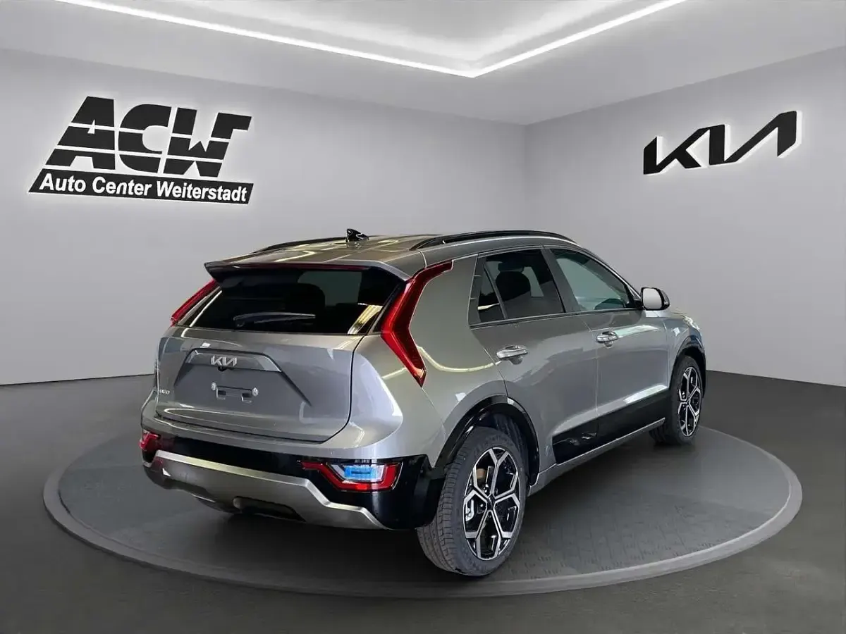 Neu Kia Niro Spirit 141 PS (103 kW) 2026 Interstellar grau SUV