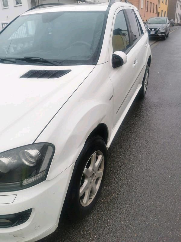 Gebraucht Mercedes ML280 190 PS (139 kW) 2008 Weiß SUV