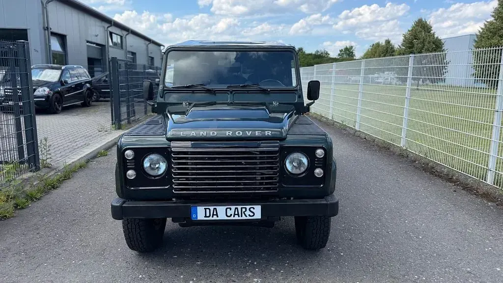 Gebraucht Land Rover Defender 122 PS (89 kW) 2011 Grün SUV