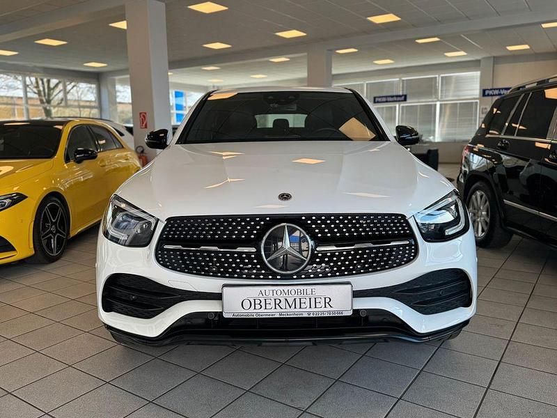 Gebraucht Mercedes GLC300 AMG 258 PS (189 kW) 2021 Weiß (polarweiss) Coupé