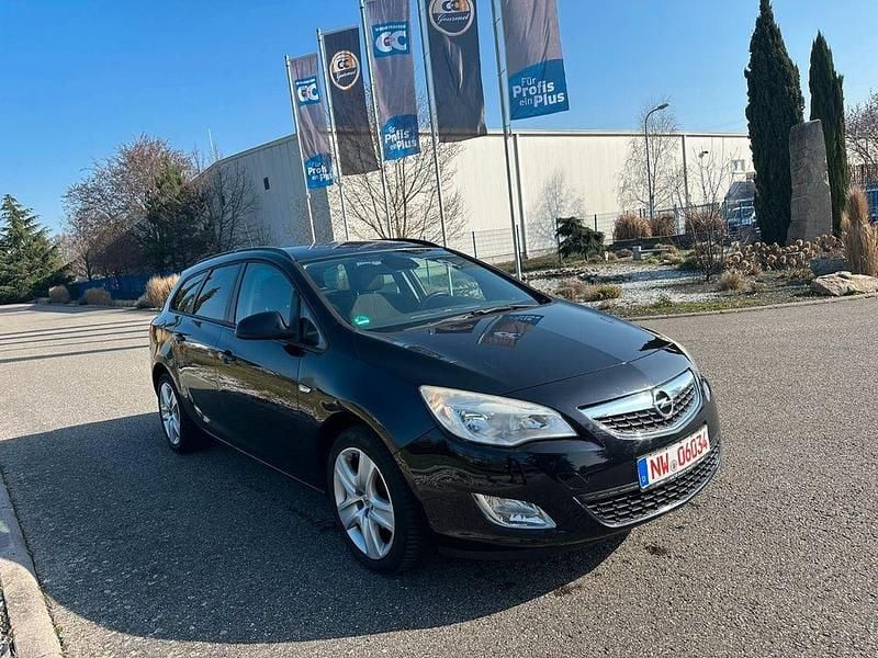Gebraucht Opel Astra Design Edition 140 PS (102 kW) 2011 Schwarz Kombi