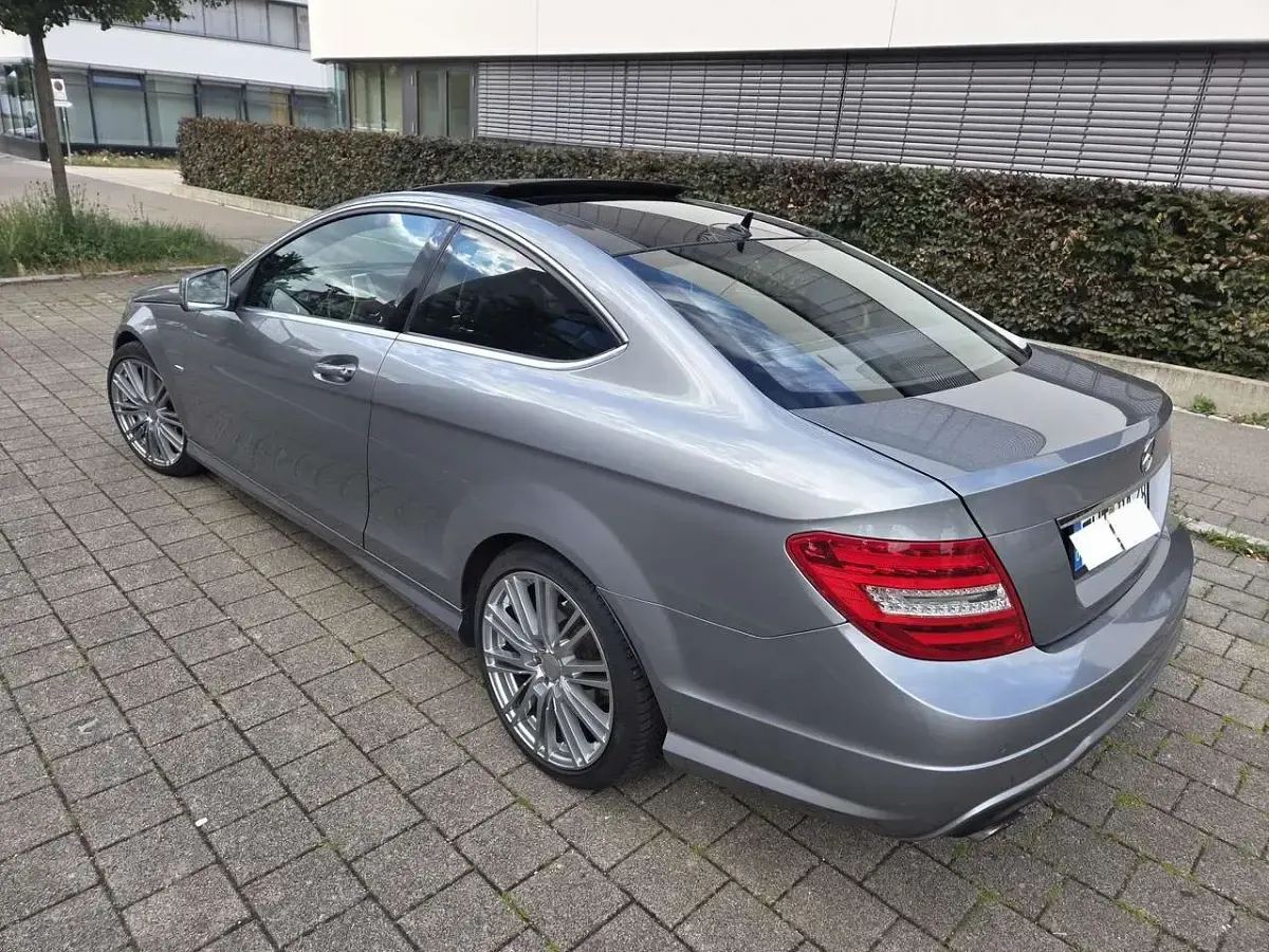 Gebraucht Mercedes C180 AMG Edition 1 156 PS (114 kW) 2011 Silber Coupé