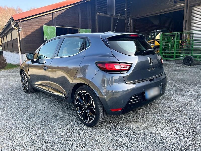 Gebraucht Renault Clio IV Intens 118 PS (86 kW) 2018 Grau Kleinwagen