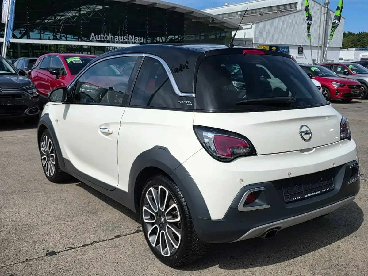 Gebraucht Opel Adam Rocks Rocks 116 PS (85 kW) 2016 Cream white Kleinwagen