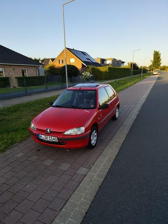 Rot Gebraucht 2003 Peugeot 106 Kleinwagen | 950 € (Fairer Preis) - Bild 1/4