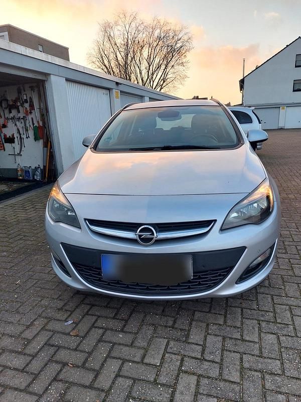 Gebraucht Opel Astra 110 PS (80 kW) 2015 Silber Kombi