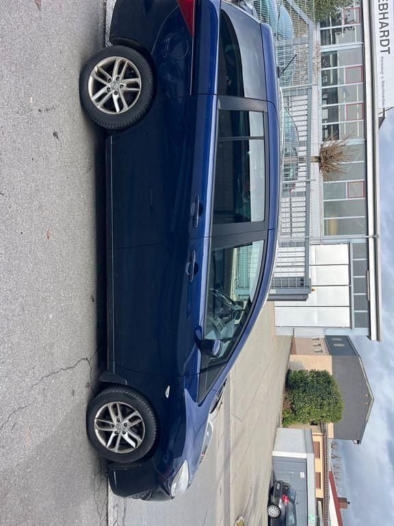 Gebraucht Mazda 5 Prime-Line 116 PS (85 kW) 2011 Blau Van / Kleinbus