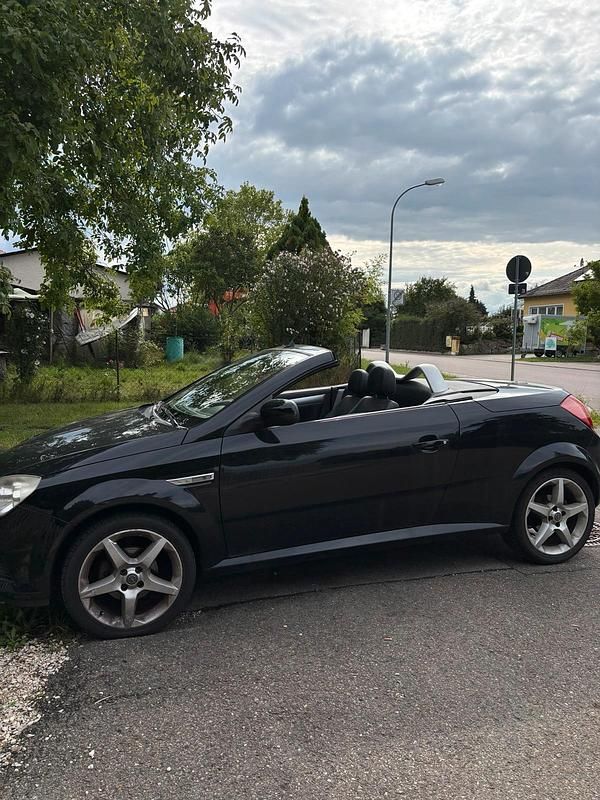 Schwarz Gebraucht 2004 Opel Tigra Cabrio | 1.500 € (Fairer Preis) - Bild 1/4