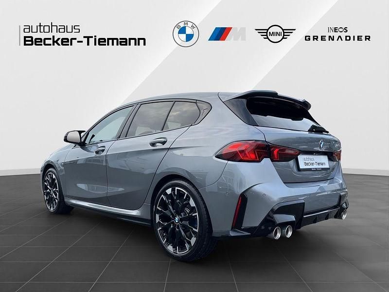 Gebraucht BMW M135 Shadowline 300 PS (220 kW) 2025 Skyscraper grau Kleinwagen