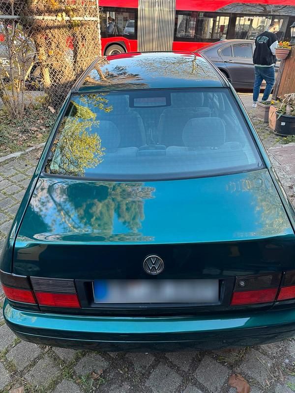 Second-hand VW Jetta 90 CP (66 kW) 1995 Verde Berlinǎ