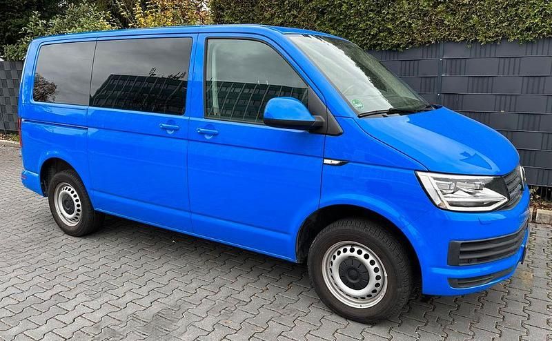 Gebraucht VW Multivan 150 PS (110 kW) 2019 Blau Van