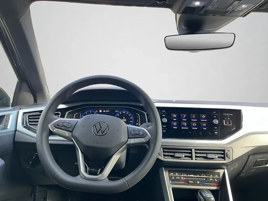 Gebraucht VW Taigo Life 116 PS (85 kW) 2025 Deep black perleffekt (metallic) SUV