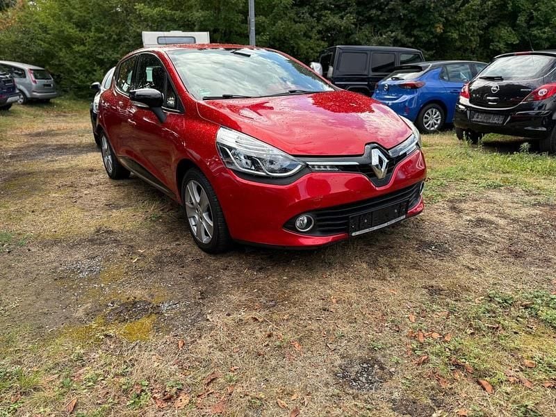 Gebraucht Renault Clio IV Luxe 90 PS (66 kW) 2012 Rot Kleinwagen