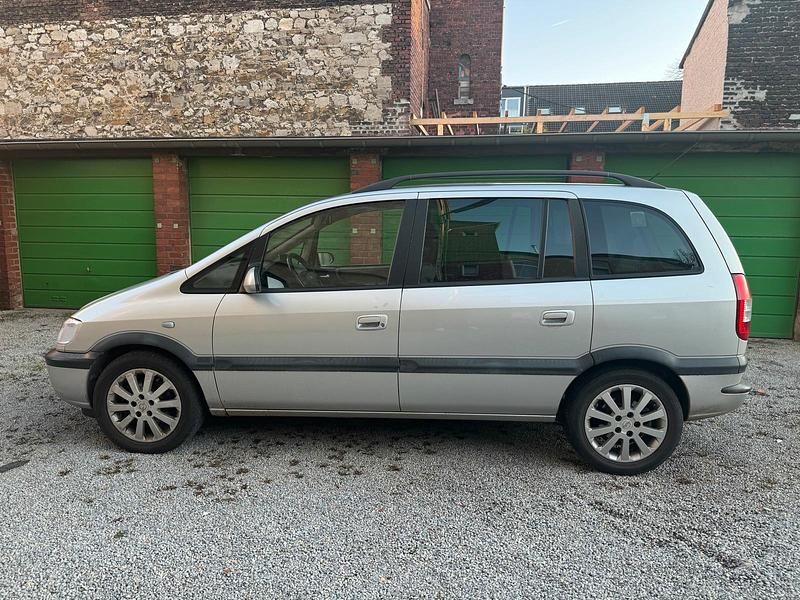 Silber Gebraucht 2003 Opel Zafira Van / Kleinbus | 999 € (Guter Preis) - Bild 1/4