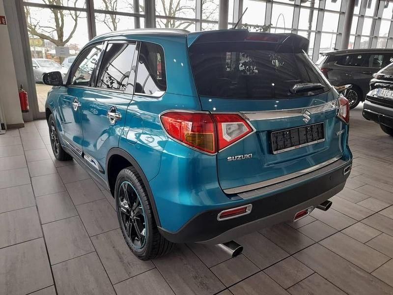 Gebraucht Suzuki Vitara 140 PS (102 kW) 2017 Grün SUV