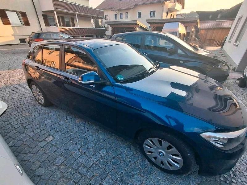 Gebraucht BMW 116 Advantage 116 PS (85 kW) 2017 Blau Kleinwagen