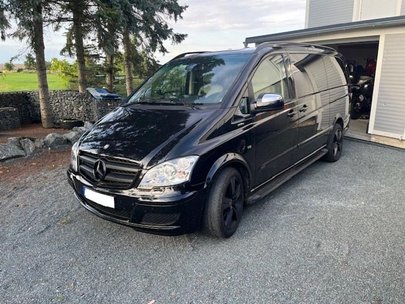 Schwarz Gebraucht 2011 Mercedes Viano Van / Kleinbus | 29.250 € - Bild 1/4
