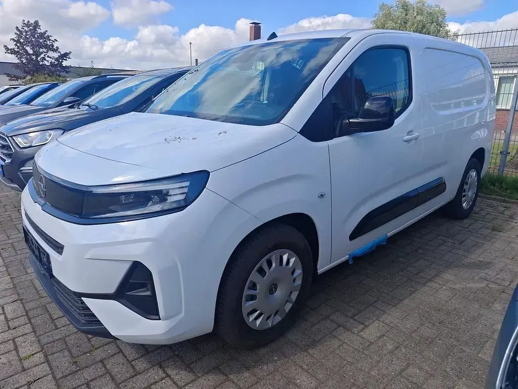 Neu Opel Combo-e Life XL 100 kW (136 PS) 2026 Weiß Van / Kleinbus