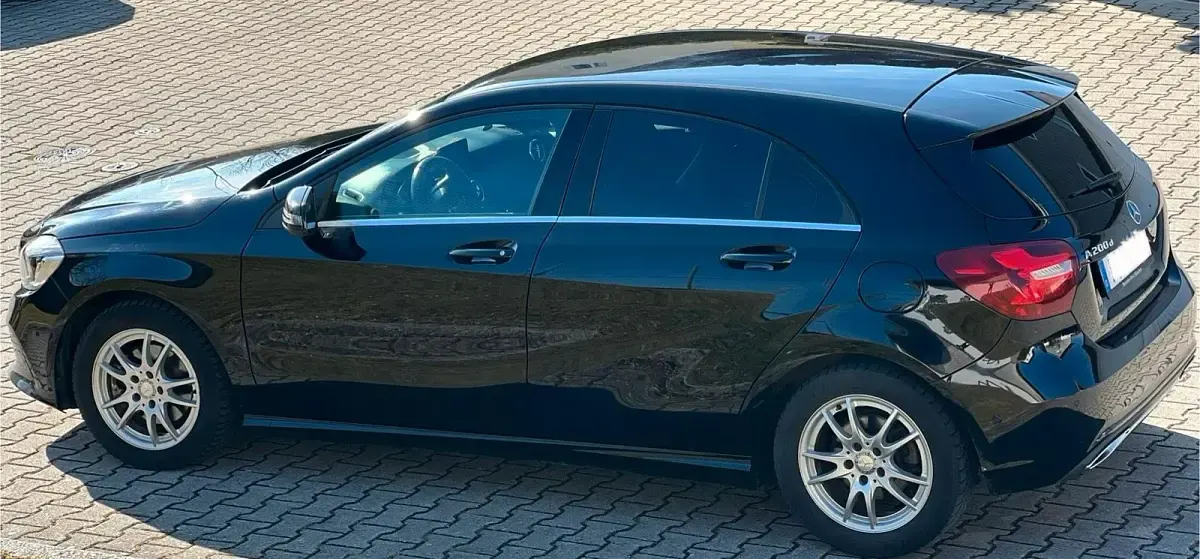 Gebraucht Mercedes 200 136 PS (100 kW) 2016 Schwarz Limousine
