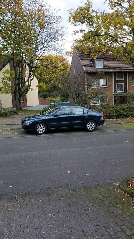 Blau Gebraucht 2002 Volvo S60 Limousine | 2.900 € (Fairer Preis) - Bild 1/4