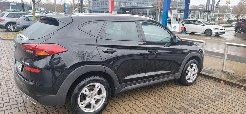 Schwarz Gebraucht 2018 Hyundai Tucson Select SUV | 17.100 € (Fairer Preis) - Bild 1/4