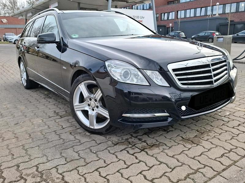 Gebraucht Mercedes E300 Avantgarde 231 PS (169 kW) 2012 Grau Kombi