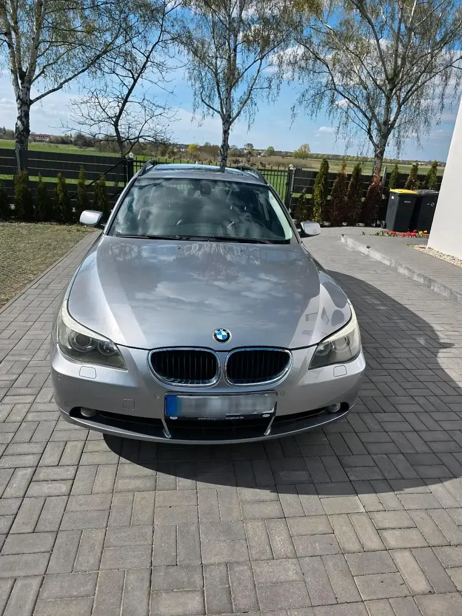 Gebraucht BMW 525 192 PS (141 kW) 2004 Grau Kombi
