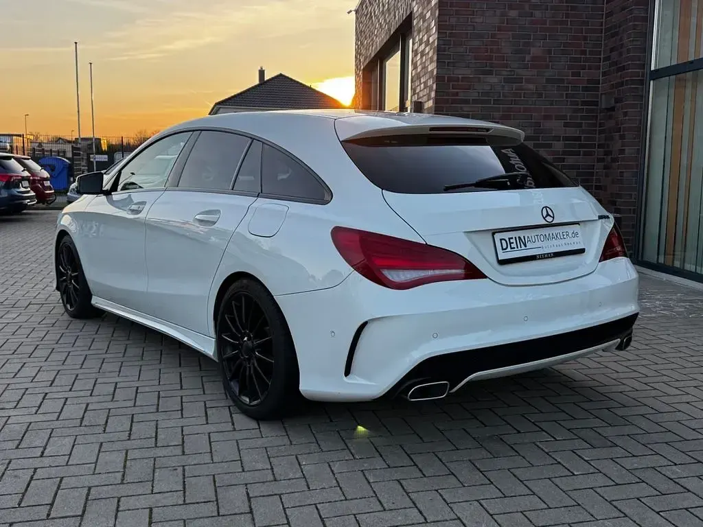 Gebraucht Mercedes CLA250e Shooting Brake AMG 211 PS (155 kW) 2015 Calcitweiss  unilack Kombi