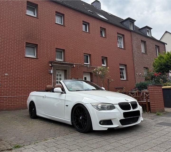 Weiß Gebraucht 2010 BMW 325 Cabriolet M Sport Cabrio | 11.000 € - Bild 1/4