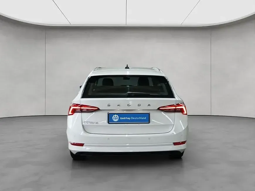 Gebraucht Skoda Octavia 150 PS (110 kW) 2023 Candyweiß uni Kombi