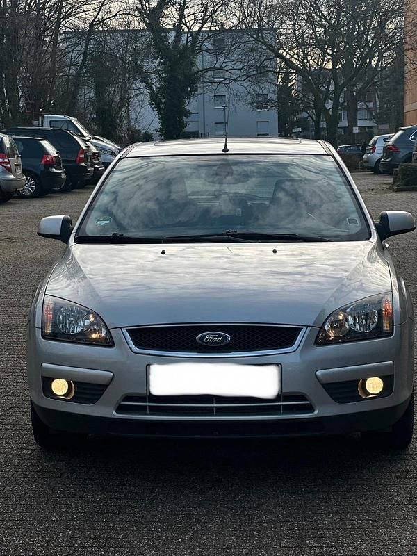 Usata Ford Focus 109 CV (80 kW) 2007 Argento Utilitaria
