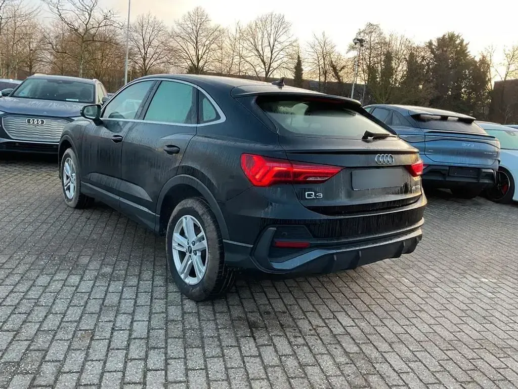 Gebraucht Audi Q3 Sportback 150 PS (110 kW) 2023 Schwarz SUV