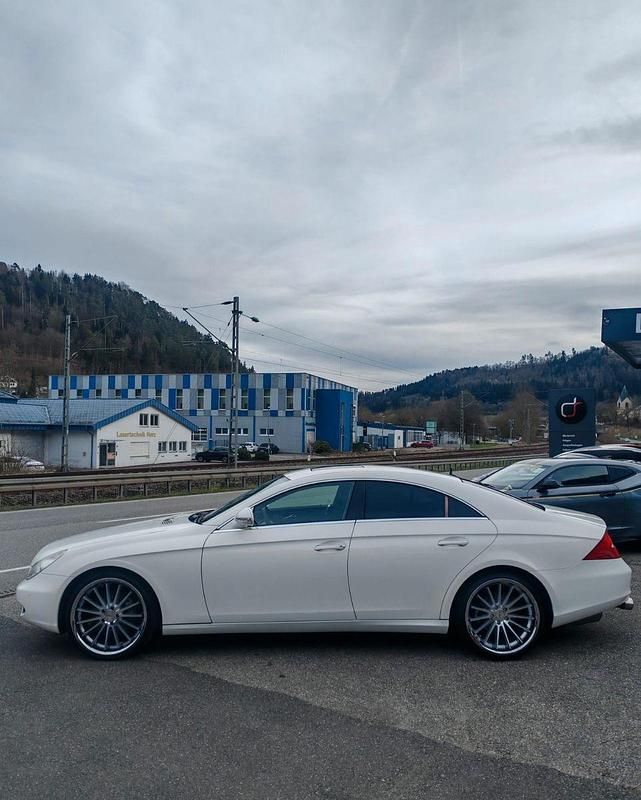 Gebraucht Mercedes CLS500 306 PS (225 kW) 2006 Weiß Coupé