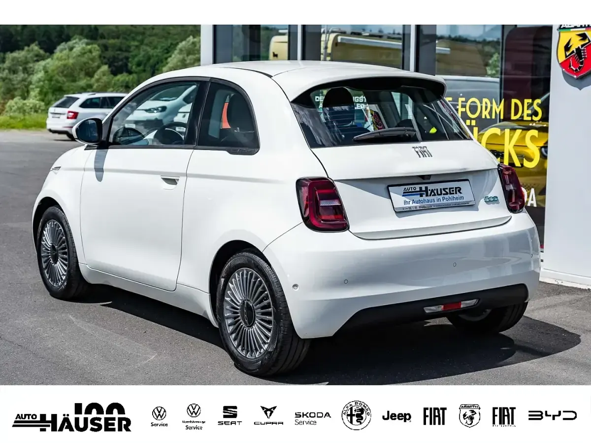 Neu Fiat 500e Icon 86 kW (118 PS) 2026 Weiss Kleinwagen