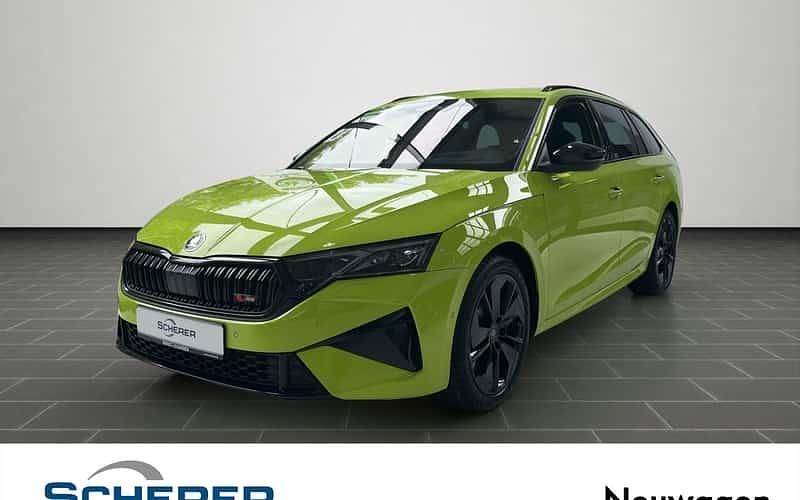 Grün Neu 2025 Skoda Octavia RS Kombi | 48.045 € (Teuer) - Bild 1/4
