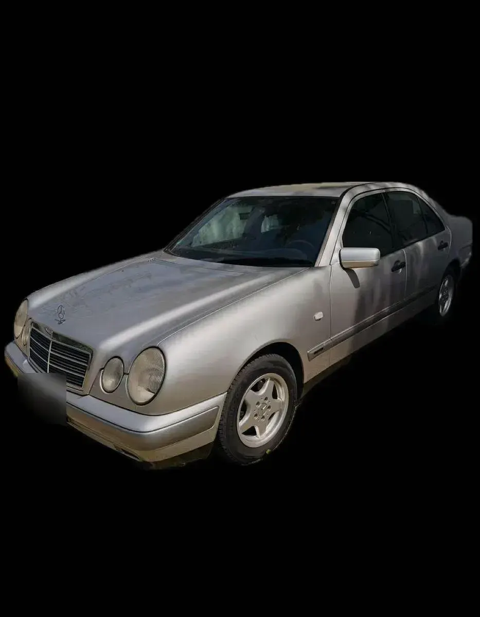 Używany Mercedes E230 Elegance 150 KM (110 kW) 1996 Srebrny Sedan/Limuzyna
