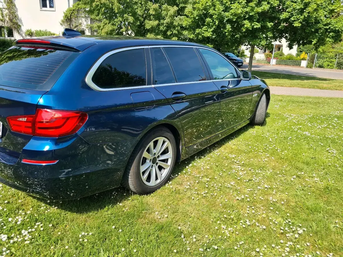 Gebraucht BMW 520 184 PS (135 kW) 2013 Blau Kombi