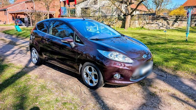 Gebraucht Ford Fiesta 90 PS (66 kW) 2009 Violet Kleinwagen