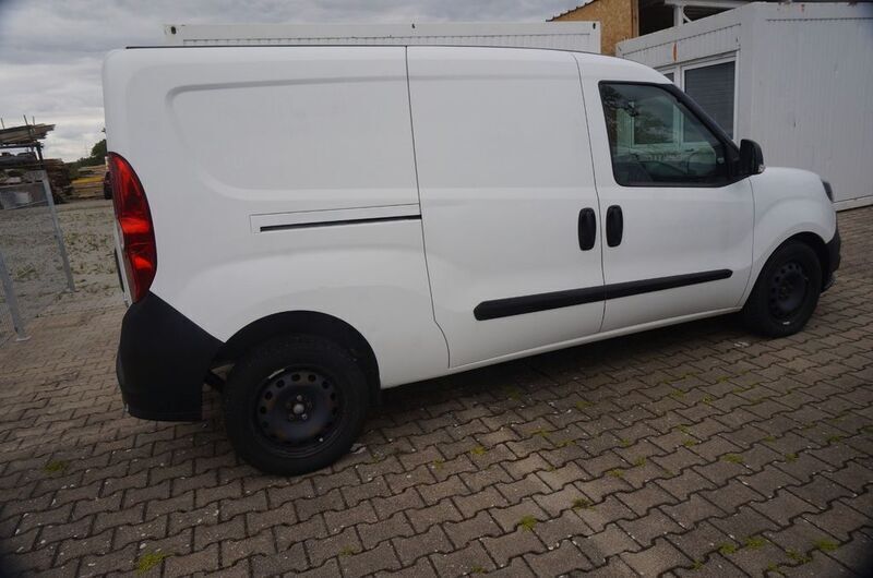 Weiß Gebraucht 2020 Fiat Doblò Van / Kleinbus | 13.950 € (Fairer Preis) - Bild 1/4