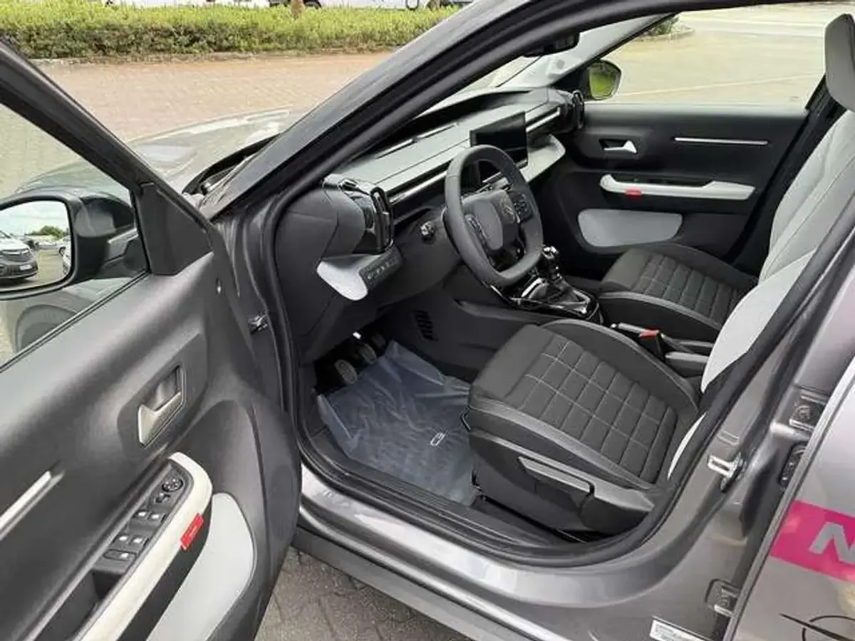 Gebraucht Citroën C3 Start 101 PS (74 kW) 2024 Grau Kleinwagen
