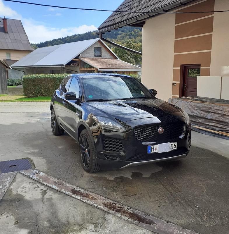 Schwarz Gebraucht 2019 Jaguar E-Pace SUV | 15.000 € (Fairer Preis) - Bild 1/4