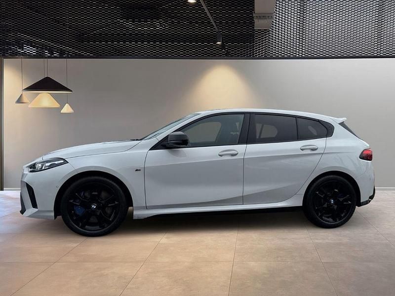 Gebraucht BMW M135 Performance 300 PS (220 kW) 2025 Weiss Kleinwagen