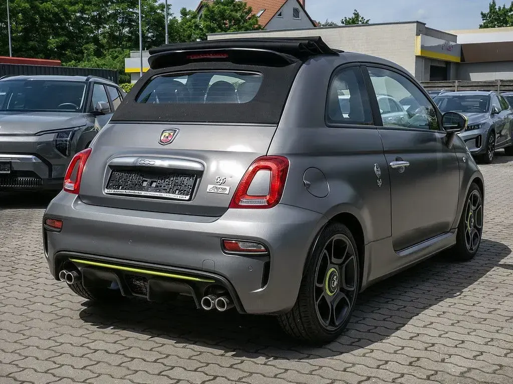 Gebraucht Abarth 595C Pista 160 PS (117 kW) 2019 Colore esterno (asphalt grau) Cabrio