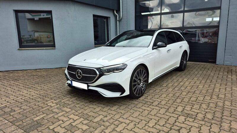 Weiß Gebraucht 2025 Mercedes E450 AMG Limousine | 92.900 € (Teuer) - Bild 1/4