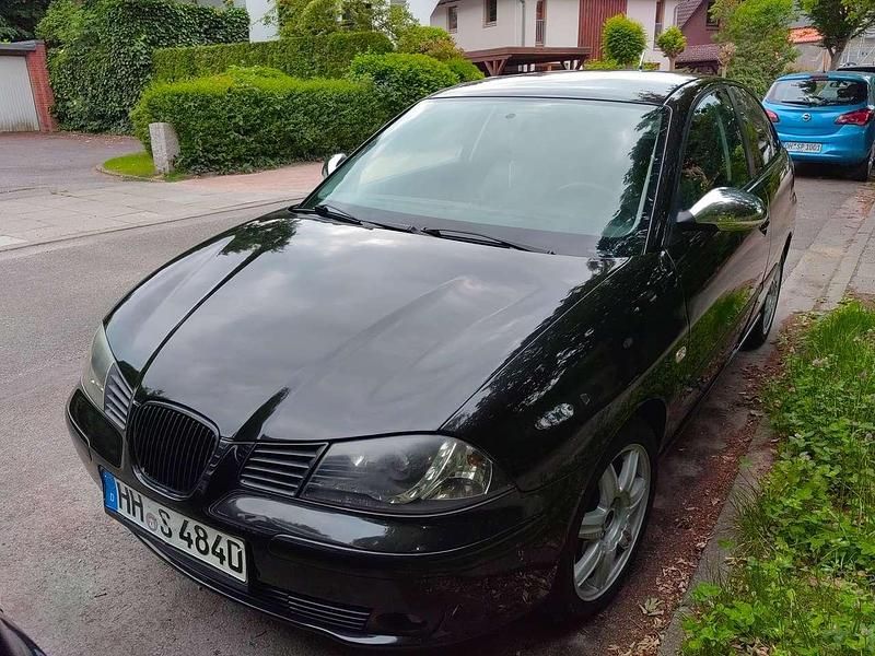 Schwarz Gebraucht 2005 Seat Ibiza Sport Limousine | 1.500 € (Fairer Preis) - Bild 1/3
