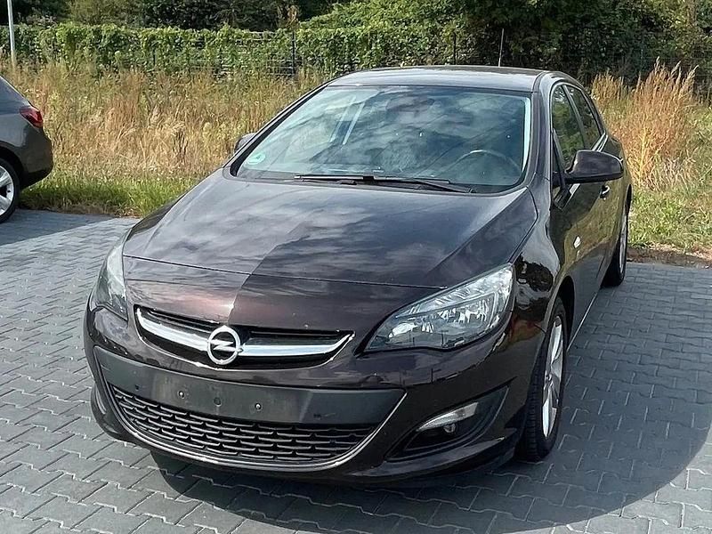 Gebraucht Opel Astra Active 95 PS (69 kW) 2013 Bronze Limousine