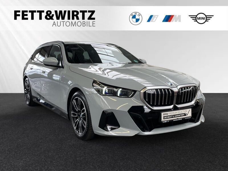 Brooklyn grau metallic Gebraucht 2024 BMW 520 M Sport Kombi | 53.290 € (Superpreis) - Bild 1/3