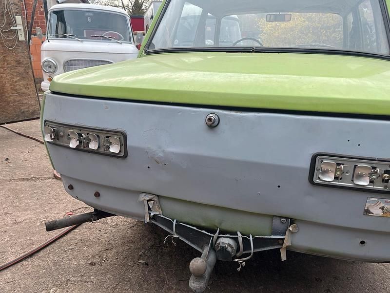 Gebraucht Wartburg 353 50 PS (36 kW) 1984 Grün Limousine