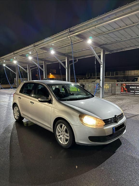 Grau Gebraucht 2009 VW Golf Comfortline Limousine | 4.090 € (Fairer Preis) - Bild 1/4