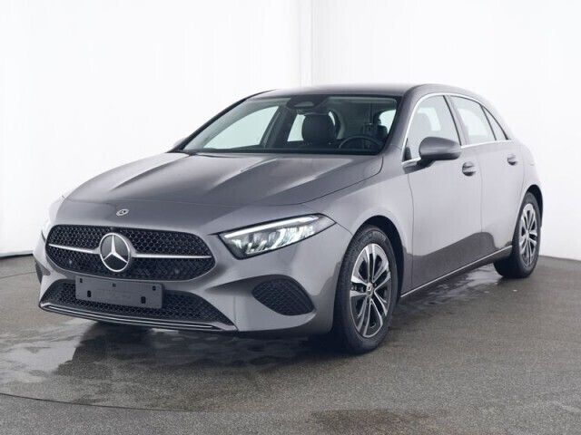 Grau Gebraucht 2024 Mercedes A200 Progressive Kleinwagen | 29.745 € (Guter Preis) - Bild 1/4